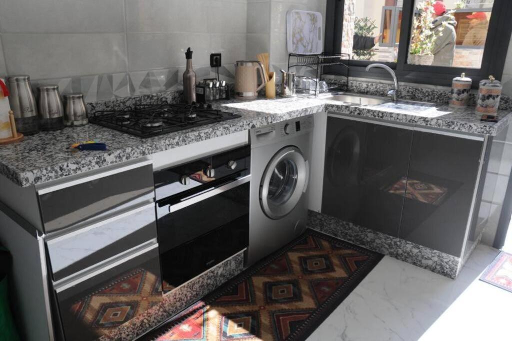 Appartement Meuble Et Bien Situe Meknès Екстериор снимка