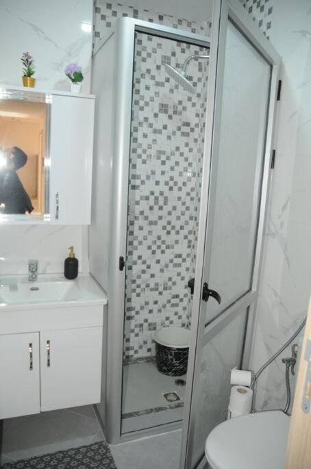 Appartement Meuble Et Bien Situe Meknès Екстериор снимка
